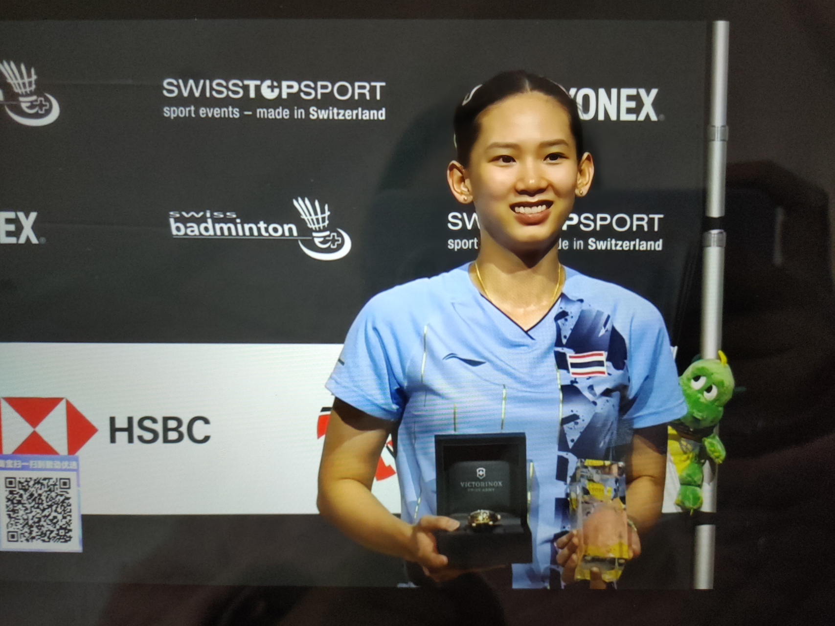 在锋线上引 在锋线上引