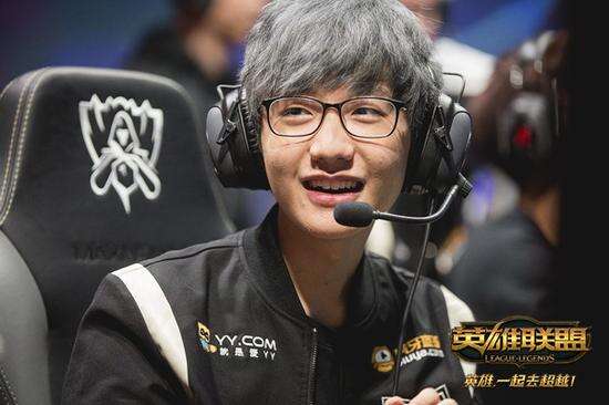 策完全背离 策完全背离