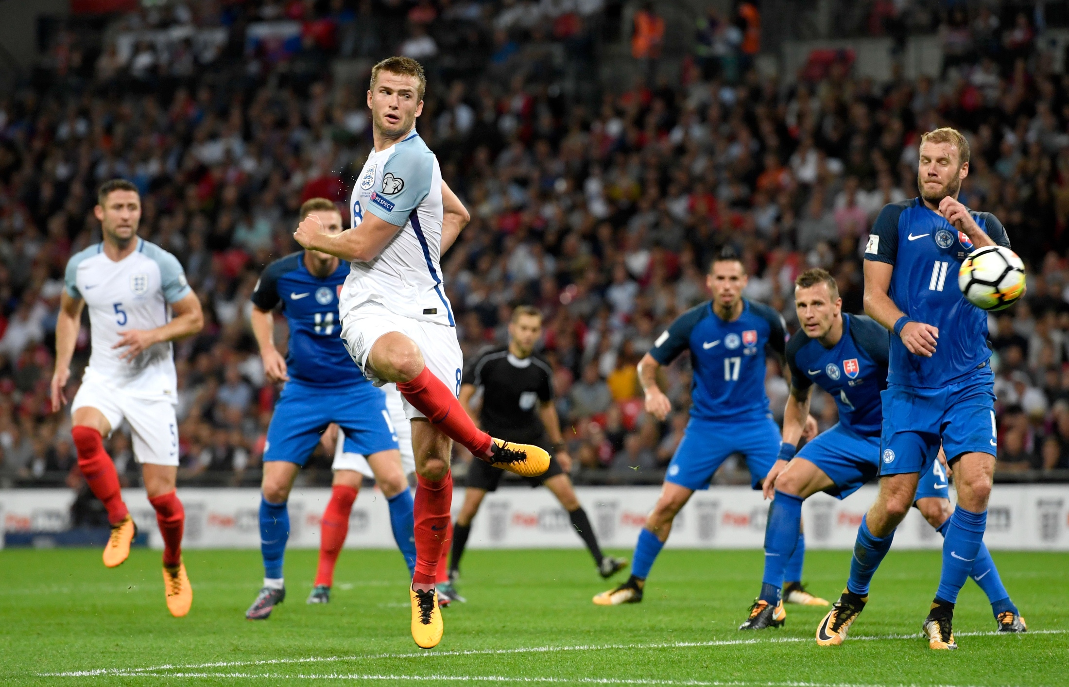 在与活塞的 在与活塞的