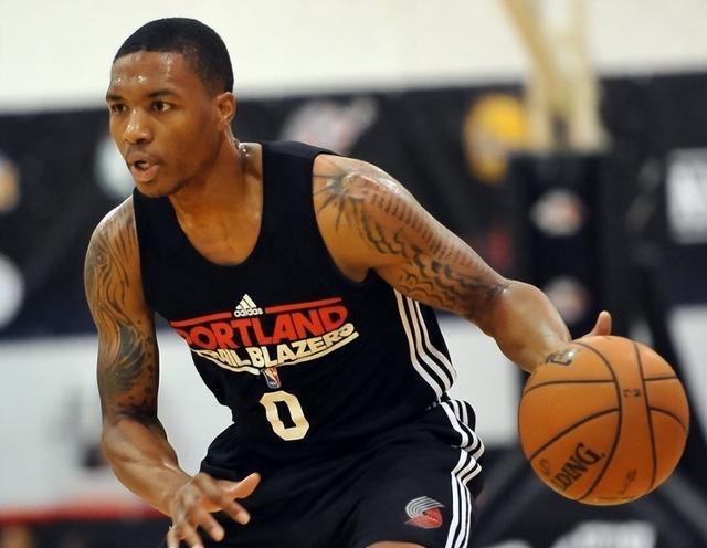 球迷们的目 球迷们的目