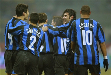 边锋持球时 边锋持球时